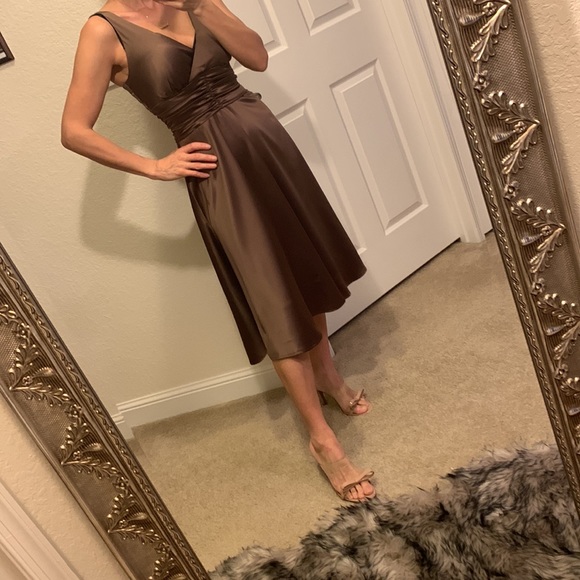 Bronze brown dress R&K dress size 6 NWOT - Picture 1 of 17